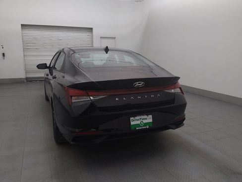 Used 2023 Hyundai Elantra SEL w/ Cargo Package image 5