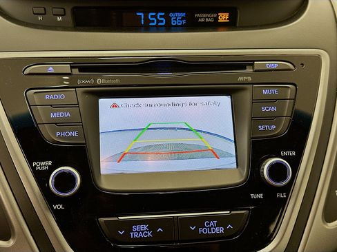 Used 2016 Hyundai Elantra Limited image 22