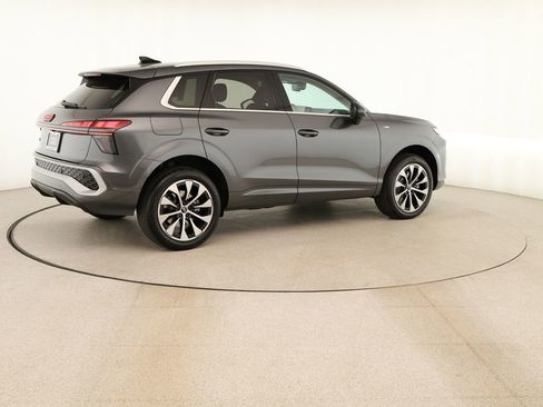 New 2026 Audi Q3 quattro 2.0T AWD/4WD image 7