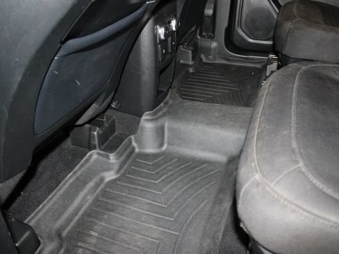 Used 2020 Ford Explorer XLT w/ Comfort Package RWD image 21