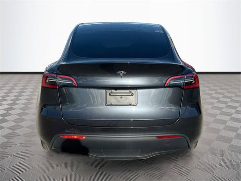 Used 2024 Tesla Model Y Long Range image 6