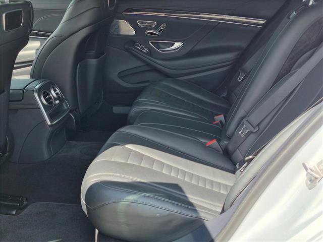 Used 2019 Mercedes-Benz S 560 Sedan image 17