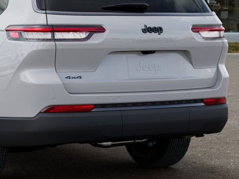 New 2026 Jeep Grand Cherokee L Laredo image 13