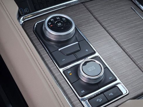 Used 2024 Ford Expedition Max Limited image 33