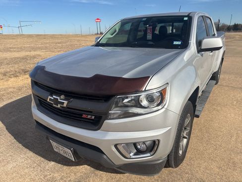 Used 2019 Chevrolet Colorado Z71 image 2