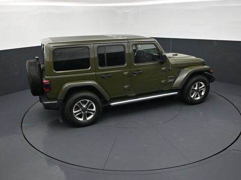 Used 2022 Jeep Wrangler Unlimited Sahara w/ LED Lighting Group AWD/4WD image 18