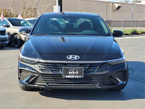 Used 2025 Hyundai Elantra Sport image 3