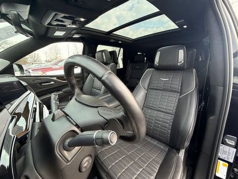 Used 2023 Cadillac Escalade Premium Luxury Platinum AWD/4WD image 24