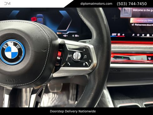 Used 2024 BMW i7 xDrive60 image 33