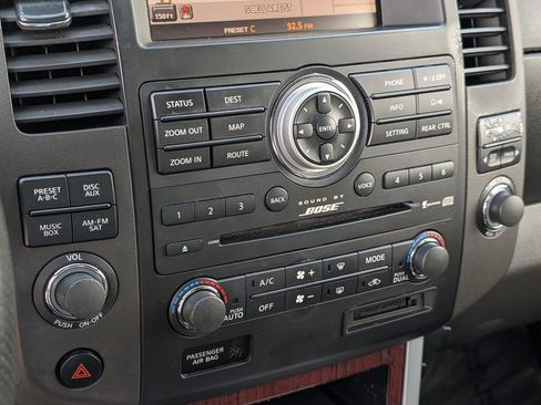 Used 2012 Nissan Pathfinder LE image 28