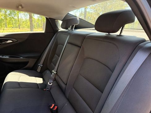 Used 2022 Chevrolet Malibu LT FWD image 23