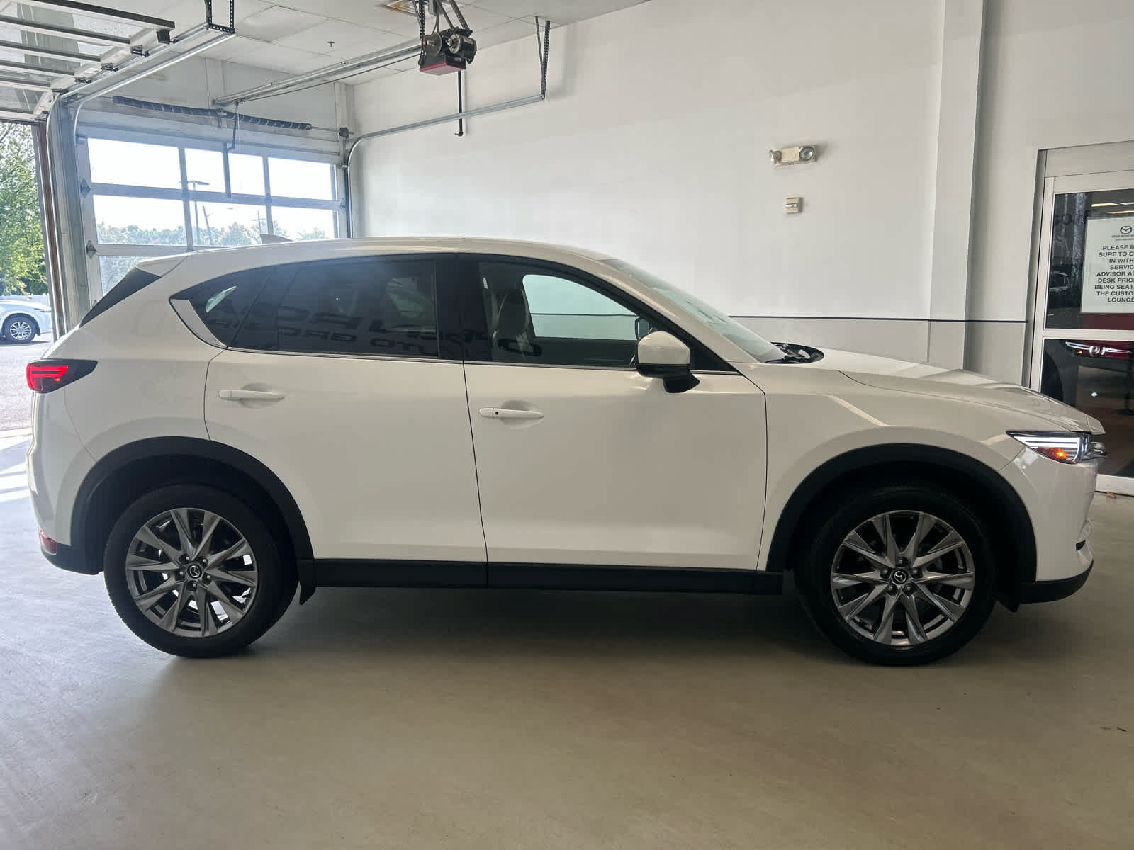 Used 2021 MAZDA CX-5 Grand Touring w/ GT Premium Package AWD/4WD image 6