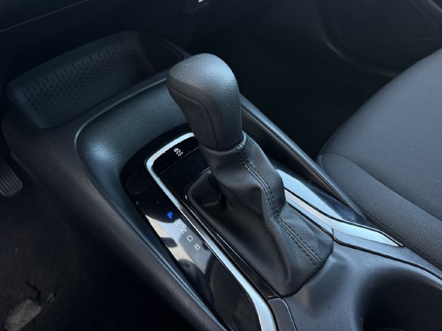 Certified 2025 Toyota Corolla LE FWD image 21