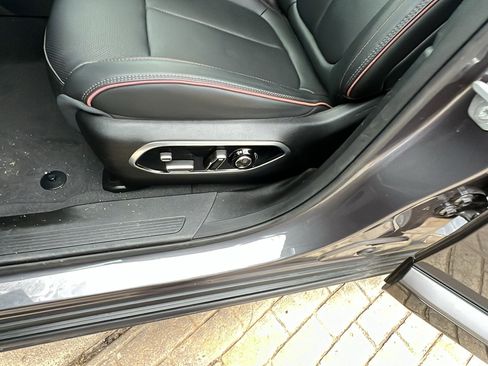 Used 2024 Jeep Wagoneer Launch Edition image 17