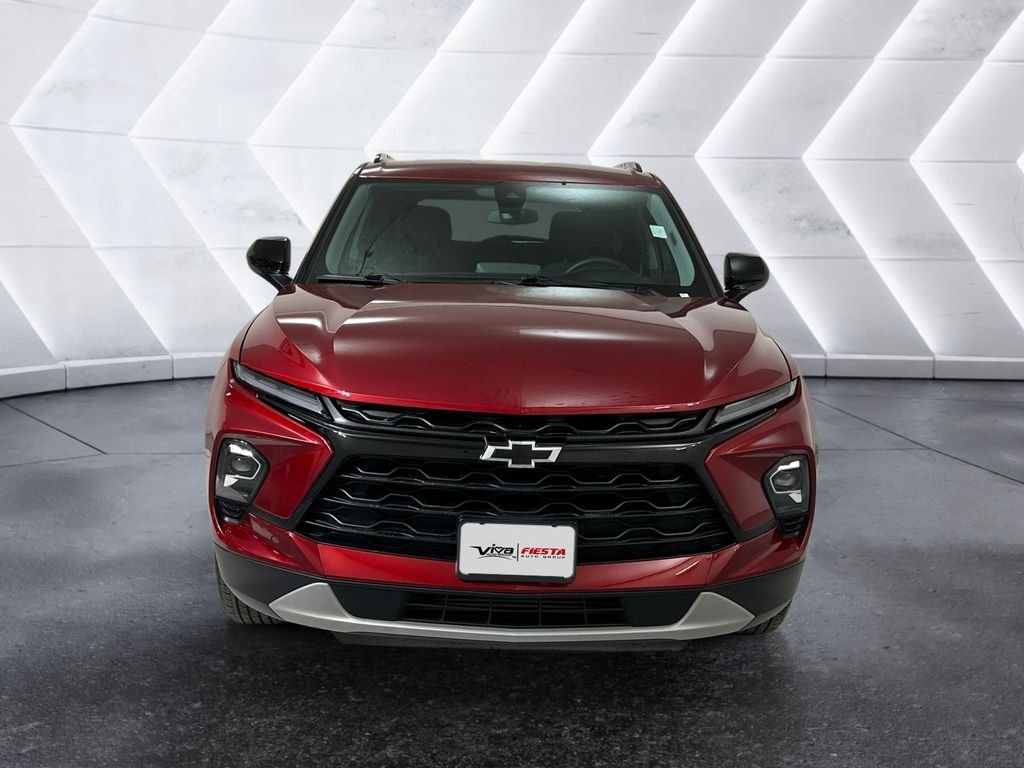 Used 2025 Chevrolet Blazer LT w/ Midnight/Sport Edition FWD image 2