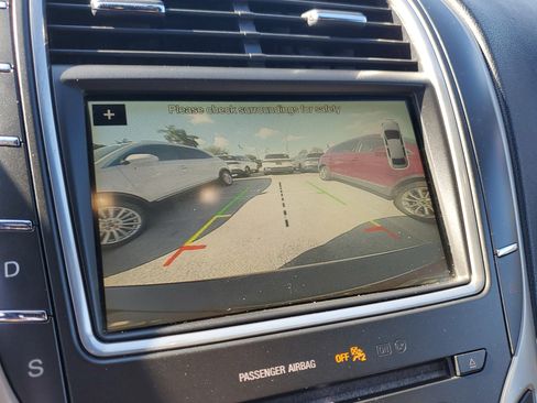 Used 2017 Lincoln MKX Premiere image 19