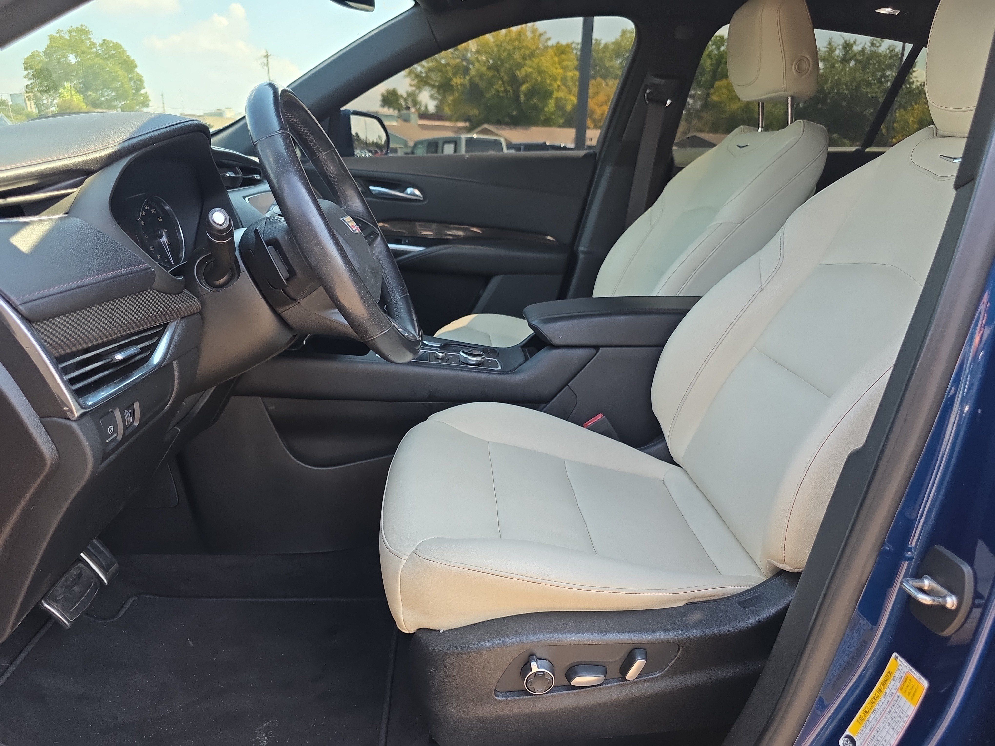 Used 2019 Cadillac XT4 Sport w/ Driver Awareness Package FWD image 10