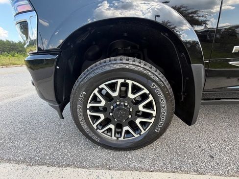 Used 2025 RAM 2500 Limited AWD/4WD image 27