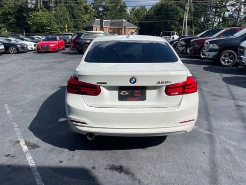 Used 2016 BMW 320i xDrive Sedan w/ Driver Assistance Package AWD/4WD image 7