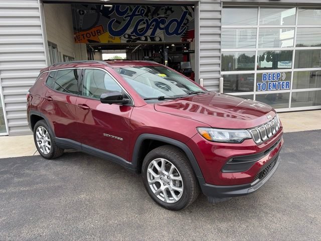 Used 2022 Jeep Compass Latitude AWD/4WD image 4