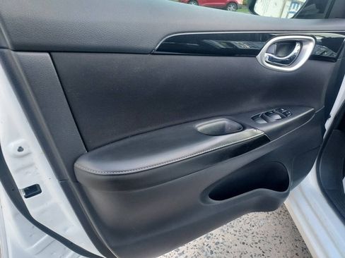 Used 2019 Nissan Sentra SV FWD image 11