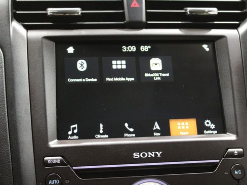 Used 2018 Ford Fusion Titanium image 19