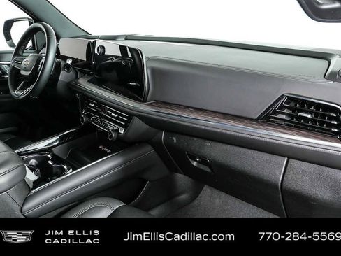Used 2025 Chevrolet Tahoe LT RWD image 23