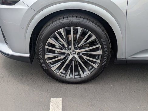 Used 2025 Lexus RX 350 w/ Convenience Package image 9