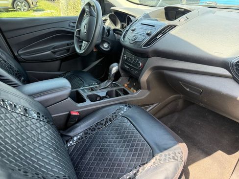 Used 2017 Ford Escape S FWD image 3