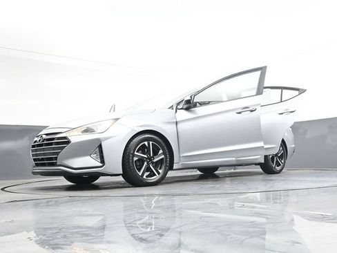 Used 2020 Hyundai Elantra SE FWD image 43