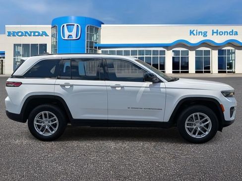 Used 2025 Jeep Grand Cherokee Laredo X w/ Luxury Tech Group I RWD image 6