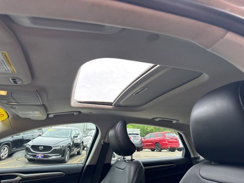 Used 2015 Ford Fusion SE w/ Equipment Group 502A FWD image 29