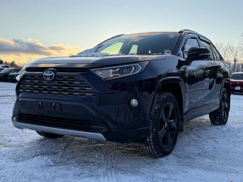 Used 2021 Toyota RAV4 XSE image 9