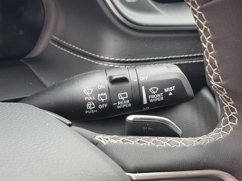 Used 2024 Jeep Grand Cherokee Laredo RWD image 24