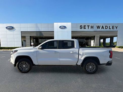 Used 2024 Chevrolet Colorado LT w/ LT Convenience Package image 4