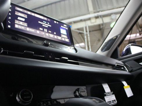 New 2026 Mitsubishi Outlander SE image 12