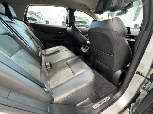 Used 2024 Nissan Ariya AWD image 15