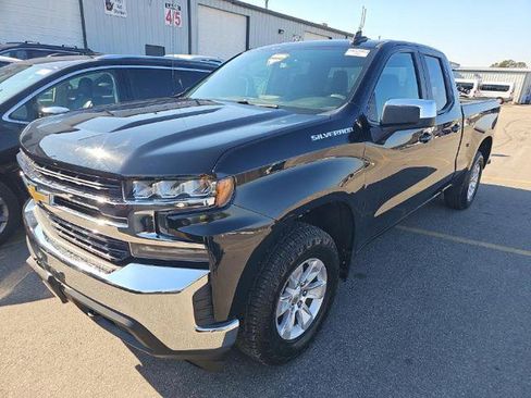 Used 2020 Chevrolet Silverado 1500 LT image 2