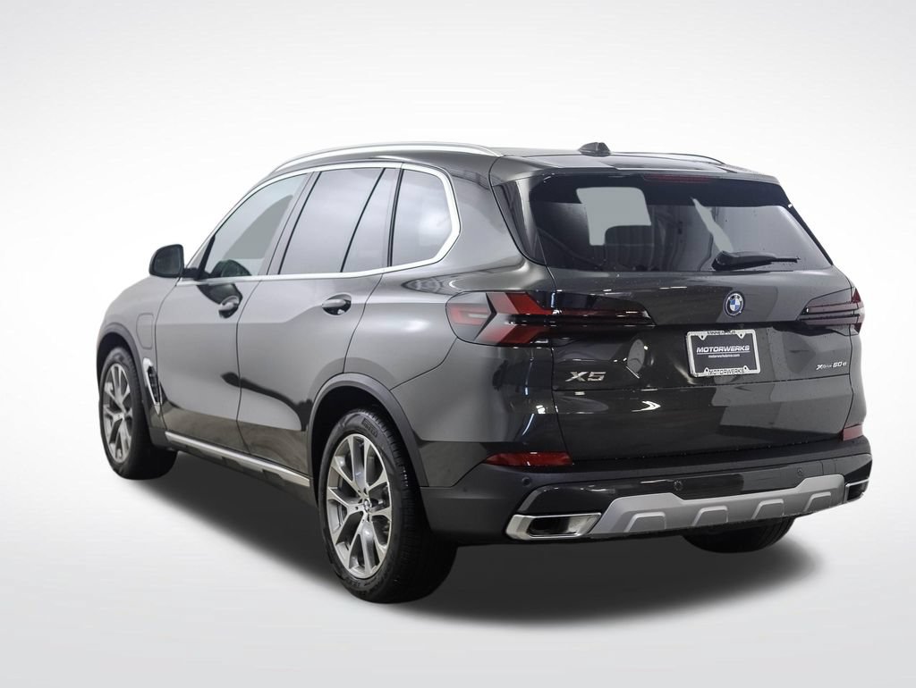 Used 2026 BMW X5 xDrive50e w/ Climate Comfort Package AWD/4WD image 3