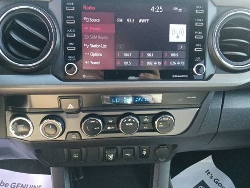 Used 2021 Toyota Tacoma TRD Off-Road AWD/4WD image 21