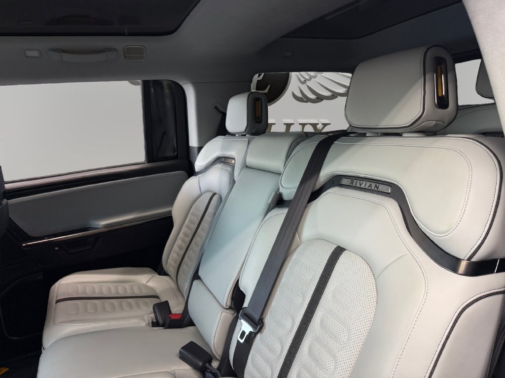 Used 2025 Rivian R1S Adventure Dual AWD/4WD image 13