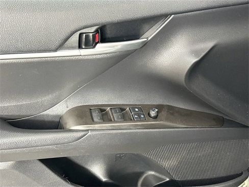 Used 2021 Toyota Camry SE image 22