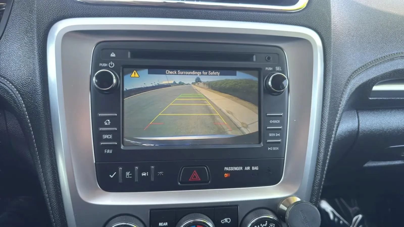 Used 2015 GMC Acadia SLE FWD image 13