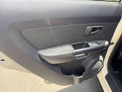 Used 2012 Kia Soul FWD image 30