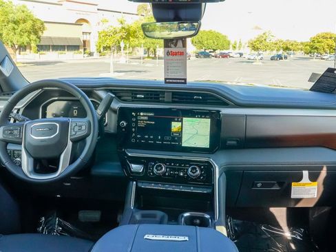 New 2026 GMC Sierra 2500 Denali w/ Denali Reserve Package image 12