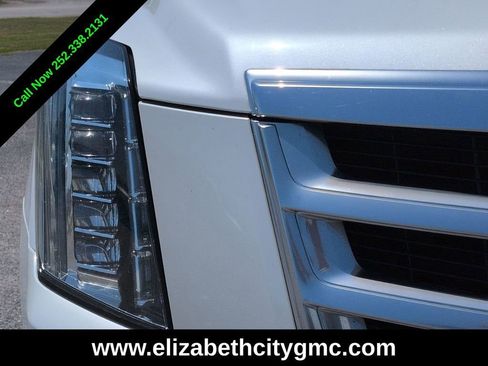 Used 2017 Cadillac Escalade ESV Luxury AWD/4WD image 10