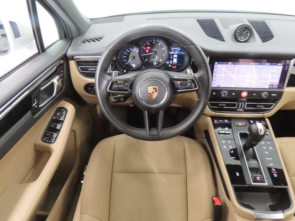 Certified 2026 Porsche Macan AWD/4WD image 16
