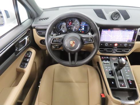 Certified 2026 Porsche Macan AWD/4WD image 16