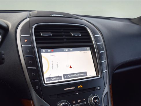 Used 2019 Lincoln Nautilus Reserve image 14