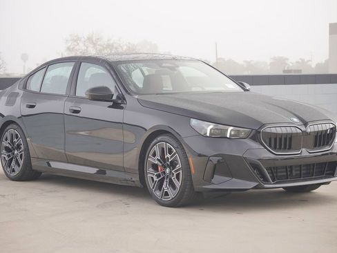 New 2026 BMW i5 eDrive40 w/ M Sport Package image 3